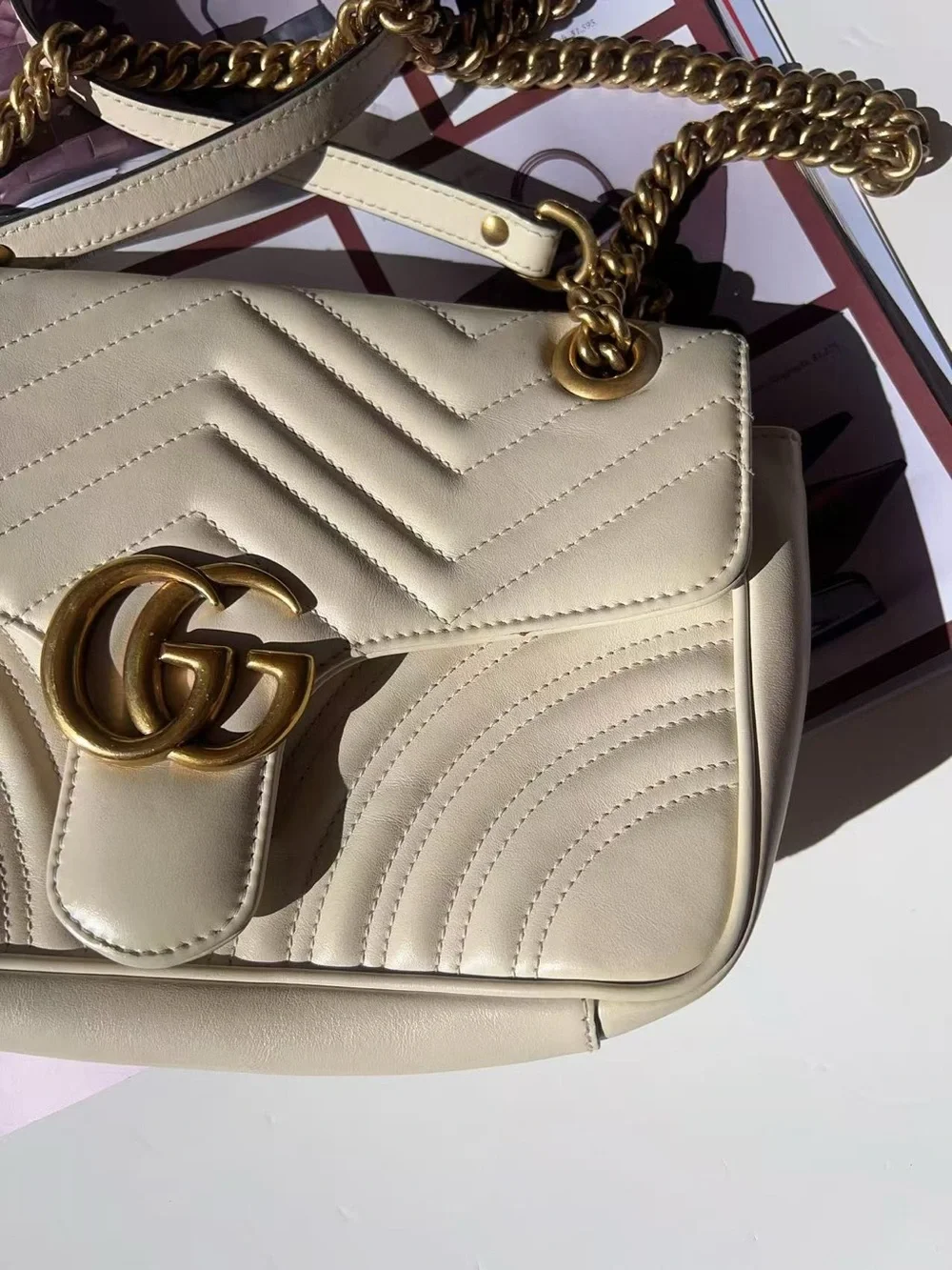 Gucci GG Marmont medium shoulder bag - Picture 6 of 12